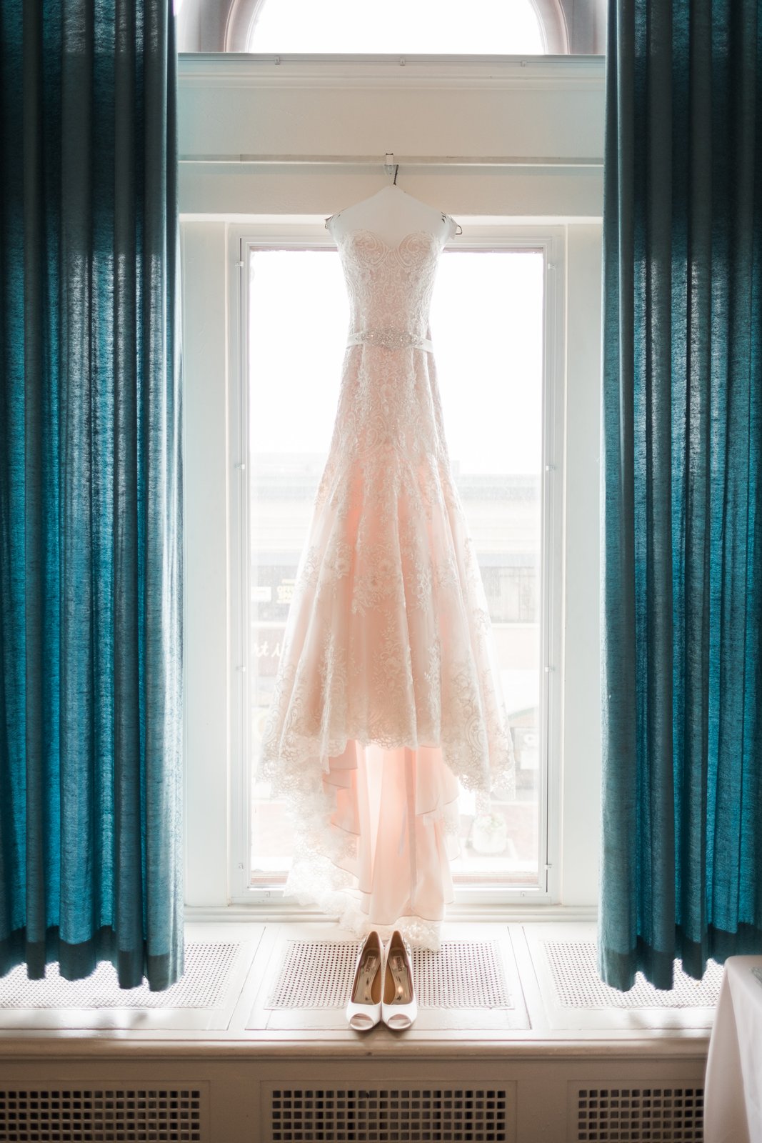Bridal suite detail by the historic window — autumn wedding — Tim Larsen Photography, Duluth MN